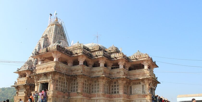 visit to Shamlaji Temple en Route