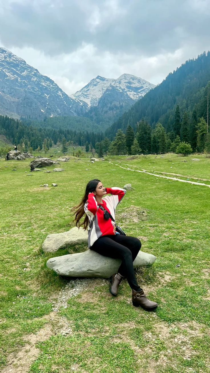 SRINAGAR 02 N + PAHALGAM 01 N + GULMARG 01 N + HOUSEBOAT 01 N TOUR PACKAGE image